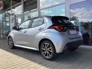Toyota Yaris Hybrid 116 1.5 VVT-i Teamplayer Bild 3
