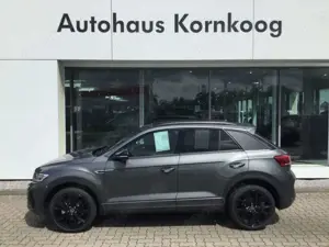 Volkswagen T-Roc 1.5 TSI DSG OPF R-Line LED NAVI ACC AHK PANO