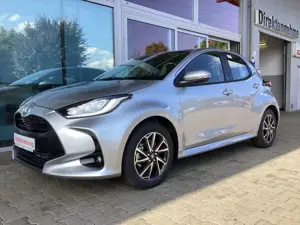 Toyota Yaris Hybrid 116 1.5 VVT-i Teamplayer Bild 2