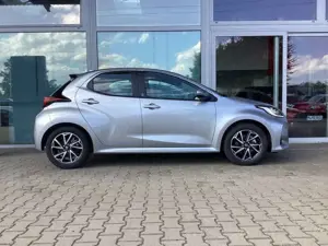 Toyota Yaris Hybrid 116 1.5 VVT-i Teamplayer Bild 4