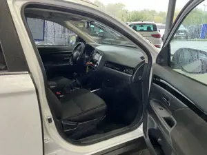 Mitsubishi Outlander Bild 3