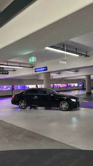 Mercedes-Benz E 220 d 9G-TRONIC AMG Line
