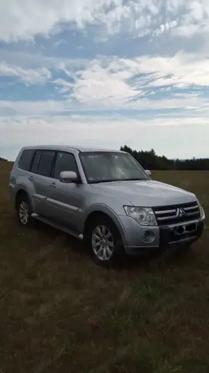 Mitsubishi Pajero Pajero 3.2 DI-D Intense Bild 2