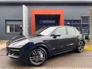 Porsche Cayenne Turbo V8 Night · Hinterachs · Burmester Bild 1