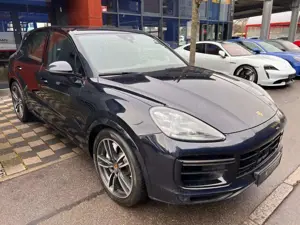 Porsche Cayenne Turbo V8 Night · Hinterachs · Burmester Bild 3