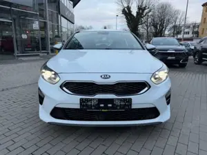 Kia Ceed / cee'd CEE'D SW 1.6 CRDi SPIRIT|ALLWETTER|NAVI|AHK| Bild 2