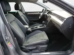 Volkswagen Passat Variant Elegance 2.0 TDI Matrix*RFK*AHK Bild 4