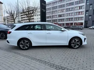 Kia Ceed / cee'd CEE'D SW 1.6 CRDi SPIRIT|ALLWETTER|NAVI|AHK| Bild 4
