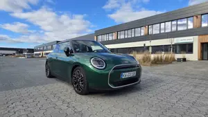 MINI Cooper SE Favoured Trim