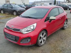 Kia Rio SPIRIT *TÜV NEU* EURO-5 KLIMAA BC SHZ PDC USB