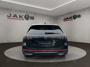 Volkswagen Passat Variant 2.0 TDI 110 kW R-line+BLACKLINE Bild 4