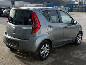 Opel Agila B Edition 1.2 Klima nur 42000km 8xbereift! Bild 5