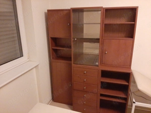 Schrank mit vielen Schubladen