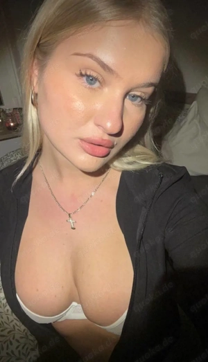 Online Girlfriend Flat mit Studentin W20