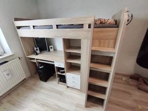 Hochbett mit Schrank und Schreibtisch