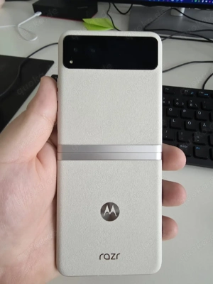 Motorola razr 40 - 256GB - Vanilla Cream (Ohne Simlock) (Dual SIM)