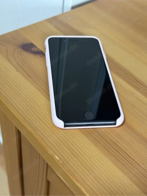 Apple iPhone SE (2020, 2. Gen.)   128 GB, 95 % Akku, top gepflegt