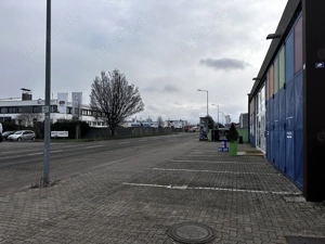 Vielseitig nutzbare Gewerbehalle   beheizt, große Tore, Einzelhandelsgenehmigung vorhanden Bild 3