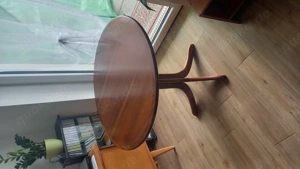 Runder Massivholztisch, abzuholen in Hilzingen am Bodensee