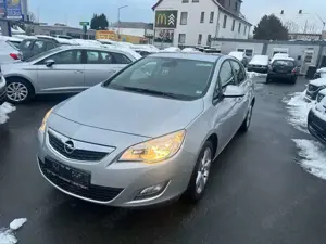 Opel Astra J Lim. 5-trg. Edition
