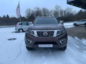 Nissan Navara NP300 Tekna Double Cab Hardtop 4x4 Bild 2