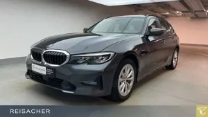 BMW 330 e A Tou Advantage Pano LCProf ACC DA PA