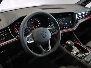 Volkswagen Touareg R-Line TDI+AHK+PANO+DYNA+BLACKSTYL+LUFT Bild 2
