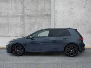 Volkswagen Golf VII GTI Performance 245PS LED ACC VIRTUAL 18" Bild 2