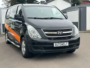Hyundai H-1 2,5 6 Sitzplätze Automatik Klimaanlage AHK Bild 3