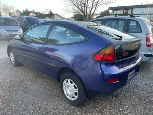Mazda 323 Bild 2