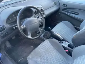 Mazda 323 Bild 5