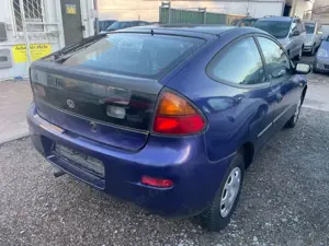Mazda 323 Bild 3