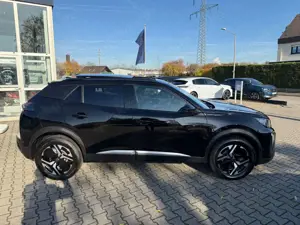 Peugeot 2008 Hybrid 145 GT Schiebedach, 360° Kamera, Navigatio Bild 4
