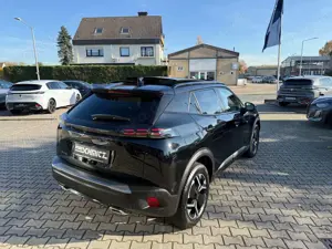 Peugeot 2008 Hybrid 145 GT Schiebedach, 360° Kamera, Navigatio Bild 5
