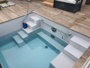 Wir suchen Mitarbeiter für den Pool und Whirlpool Bau