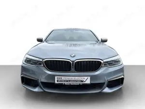 BMW M550 i xDrive Limousine Navi AdapLED ACC HUD Hifi Bild 2