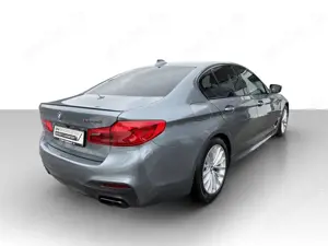 BMW M550 i xDrive Limousine Navi AdapLED ACC HUD Hifi Bild 3