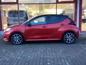 Toyota Yaris Hybrid 1.5 VVT-i Style Bild 2