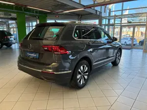 Volkswagen Tiguan 2.0 TDI Move DSG AHK STHZG NAVI ACC Bild 4