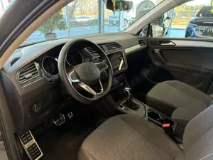 Volkswagen Tiguan 2.0 TDI Move DSG AHK STHZG NAVI ACC Bild 5