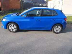 Skoda Fabia 1.1 Aktiv, 48 KW, Klima, Freisprech, geteilte Rückbank, Lautsprecher hinten