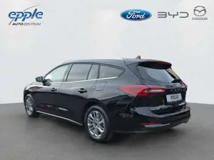 Ford Focus Turnier TITANIUM X 155PS Top-Ausstattung Bild 4