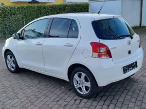 Toyota Yaris Yaris 1.33 VVT-i Edition aus 1.Hand mit 42.952 KM Bild 2