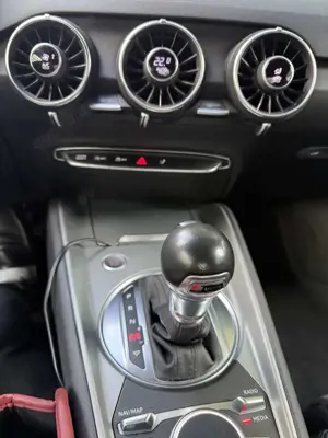 Audi TT Coupe 2.0 TFSI quattro S tronic Bild 2