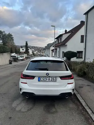 BMW 320 320d Touring Aut. M Sport Laser Head Up Driv. Prof Bild 4
