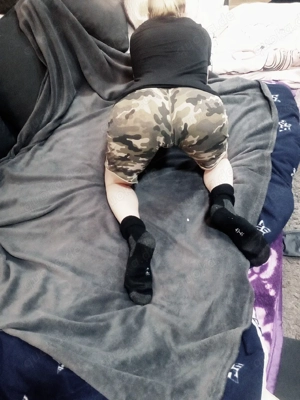 hi jemand interessiert an meine unterwäsche ? mit live übergabe  