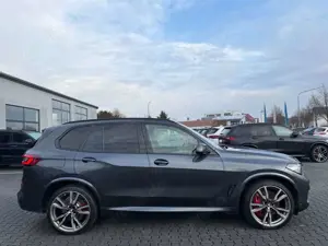 BMW X5 M X5*M50*INDIVIDUAL*3xTV*360°ACC*HUD*AHK*LASER*DAB