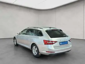Skoda Superb Combi 2.0 TDI DSG Ambition Bild 3