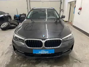 BMW 520 d Touring*LED*ACC*VR-Cockpit*R-KAM*1-HAND* ACC+AHK Bild 2