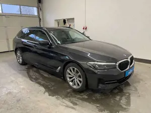 BMW 520 d Touring*LED*ACC*VR-Cockpit*R-KAM*1-HAND* ACC+AHK Bild 3